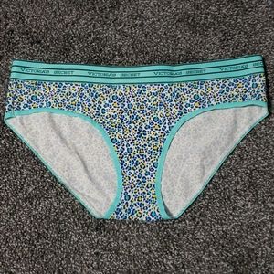 New! Victoria's Secret hip hugger panties! Large